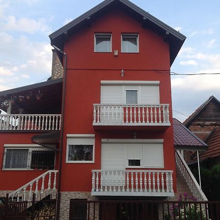 Apartment Red House Visoko Exterior foto
