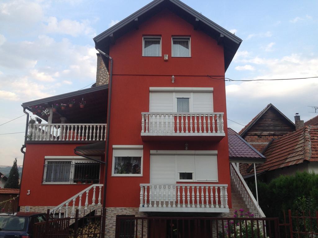 Apartment Red House Visoko Exterior foto